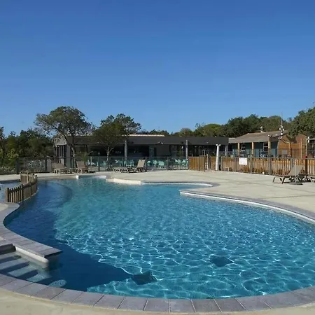 3 Etoiles - Piscine - Ccbgecb 3*